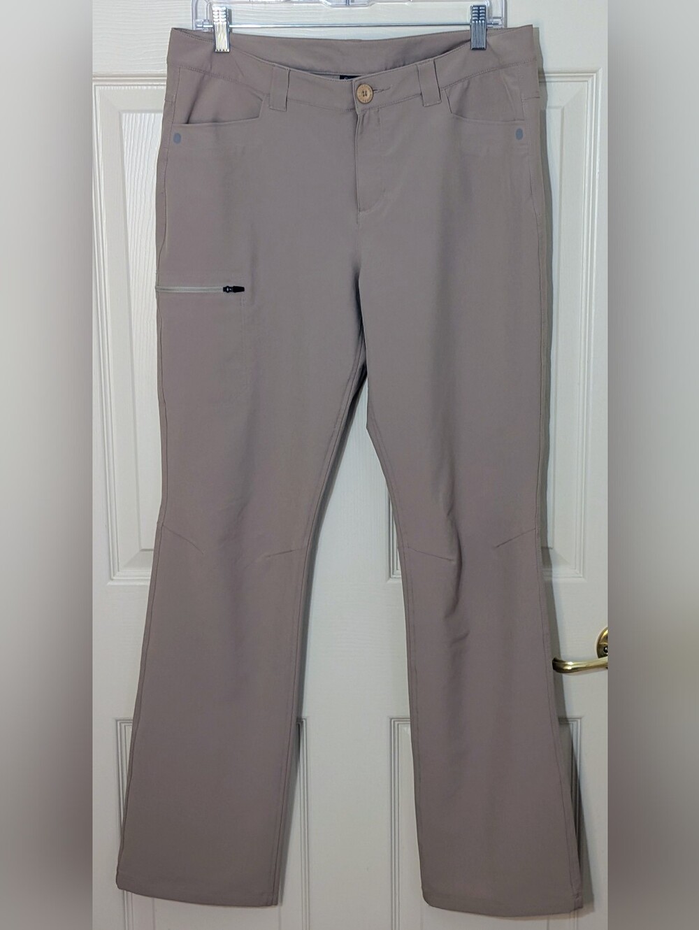 Eddie Bauer Women's Traverse, Cargo Pants in Taupe, Size 10